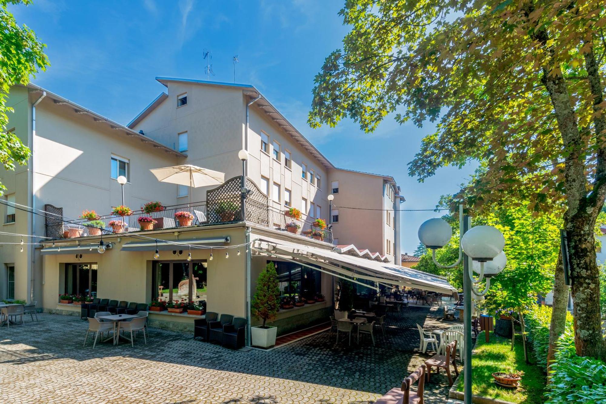 Hotel Falco D'Oro Tole Luaran gambar